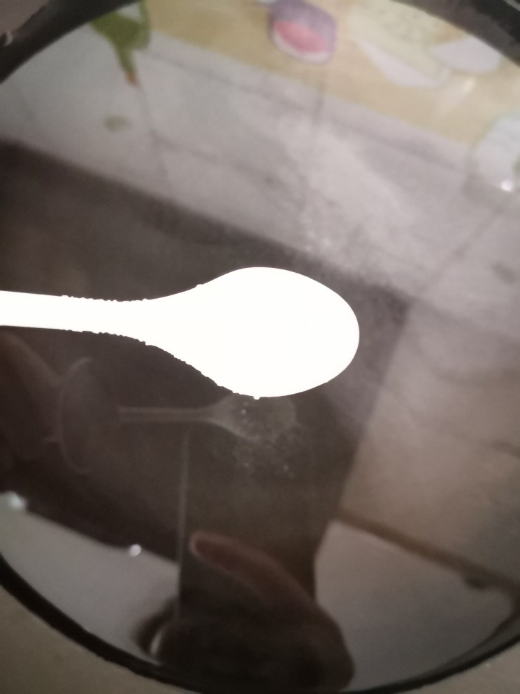 清炒莴笋叶,锅里放水,放盐