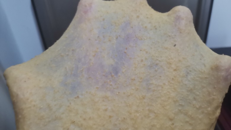杂粮吐司,启动揉面程序36分钟,揉面程序结束后,用手能轻松抻出手套膜,薄而透明有韧性,破洞无锯齿,就是完美的手套膜啦
