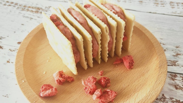 草莓味牛扎饼干,甜中带酸就爱这味儿