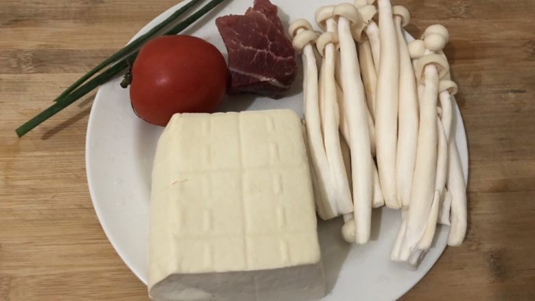 白玉菇豆腐汤,准备所需食材