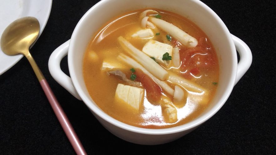 白玉菇豆腐汤
