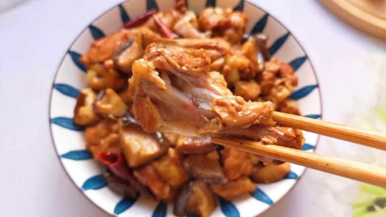 蒜香鸡腿,咬一口肉质鲜嫩,太好吃啦!