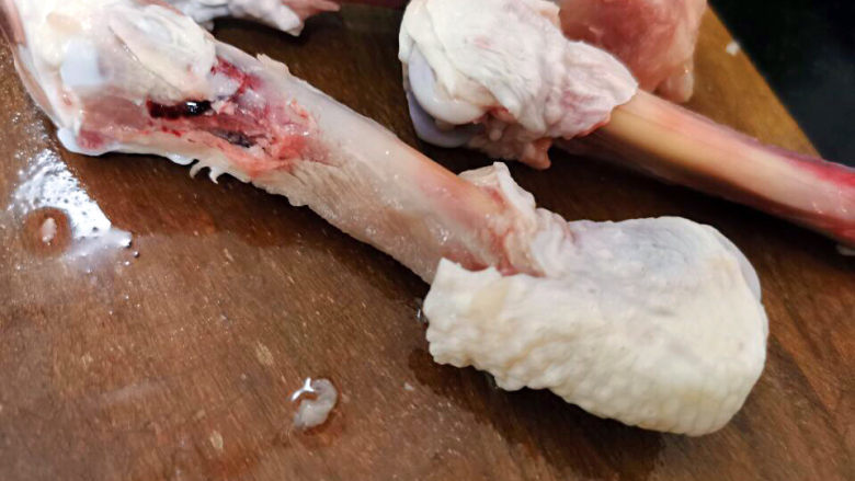 照烧鸭腿,剔除鸡腿骨,可以熬汤用