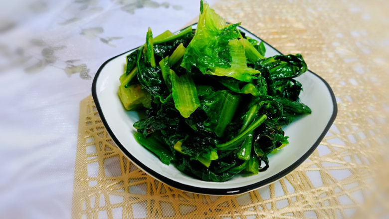清炒莴笋叶,清炒莴笋叶,完成