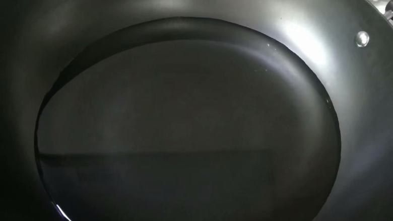 简简单单也不失美味~~腊味西兰花,腊肠腊肉切片,辣椒切丝,姜切成姜末