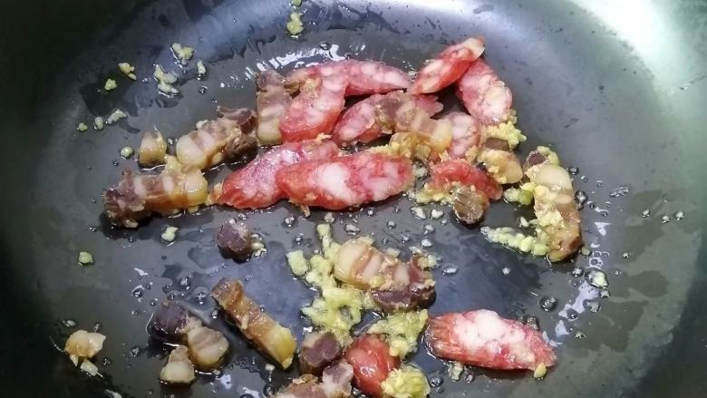 简简单单也不失美味~~腊味西兰花,加入腊味,炒香
