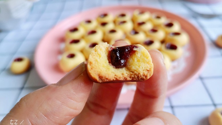 蓝莓一口酥!香酥蓝莓果酱小饼干🍪,宝宝一口一个,入口即化,酸甜酥脆,奶香浓郁