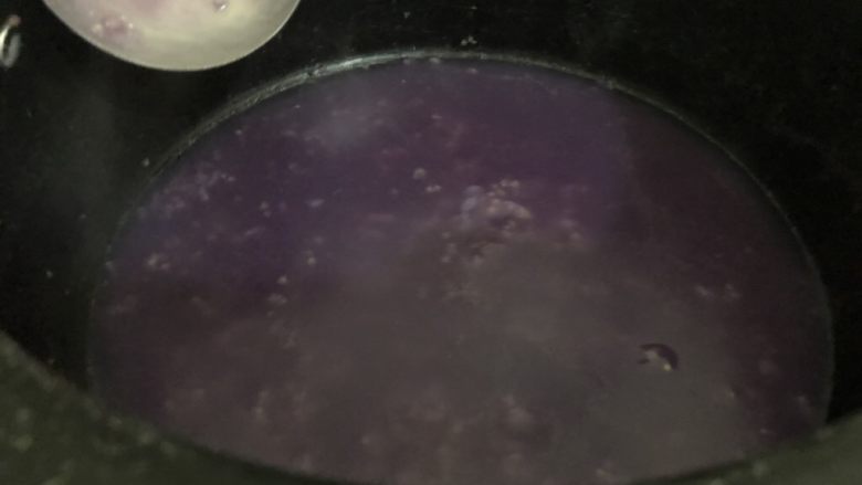 紫薯小米粥,关电,上面厚厚的一层粥胶🤤
