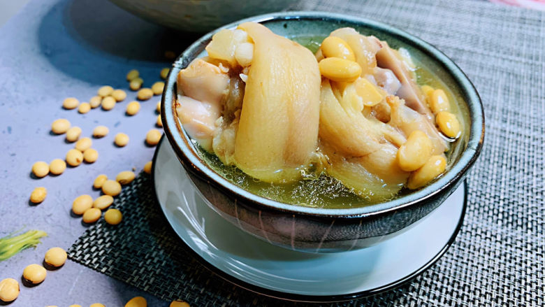 黄豆猪蹄汤,黄豆猪蹄汤,成品图
