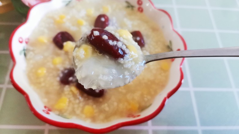 银耳小米粥,我要开吃了,入口滑嫩细腻,口感甘甜