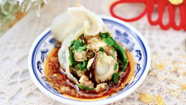 海虹韭菜猪肉水饺,蘸上自己调制的蒜泥调料,简直不要太过瘾。