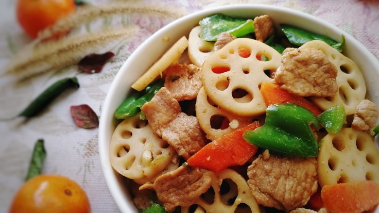 莲藕炒肉片,鲜香微辣,开胃下饭。