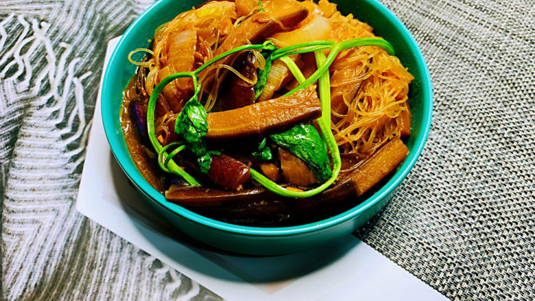 茄子粉丝煲,茄子粉丝煲,完成