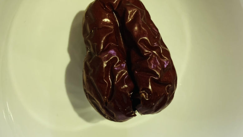 木瓜炖银耳,<a style='color:red;display:inline-block;' href='/shicai/ 2470'>红枣</a>很大个,所以就放一个