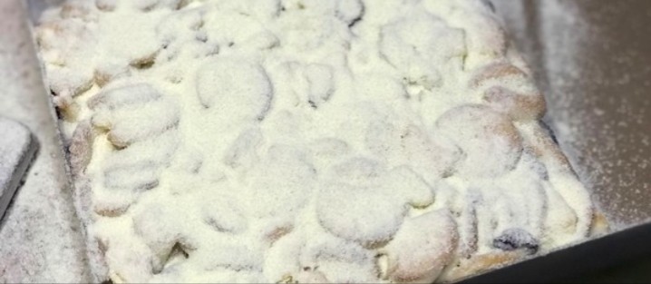 雪花酥,表面撒上奶粉~