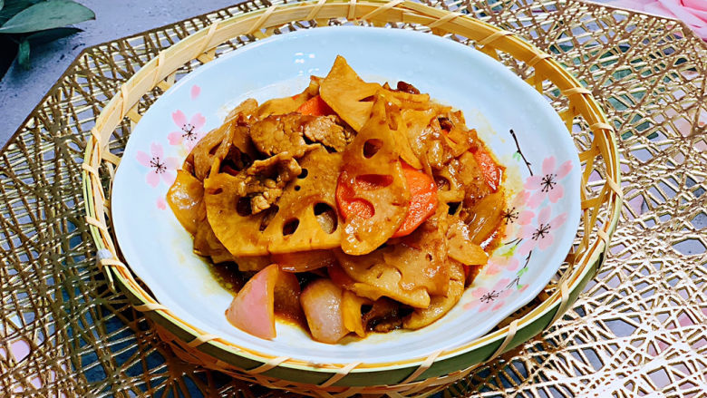莲藕炒肉片,莲藕炒肉片,成品图