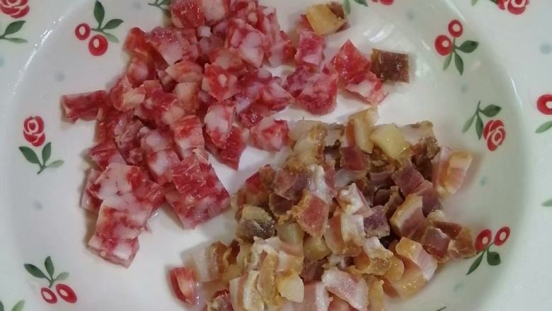 不一样的风味~~腊味杂菜炒饭,<a style='color:red;display:inline-block;' href='/shicai/ 436'>腊肉</a><a style='color:red;display:inline-block;' href='/shicai/ 4536'>腊肠</a>切丁