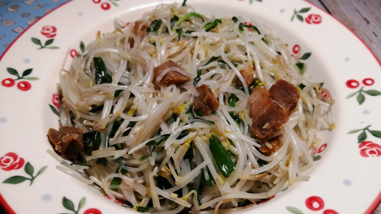 绿豆芽炒韭菜