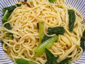 油麦菜拌面条
