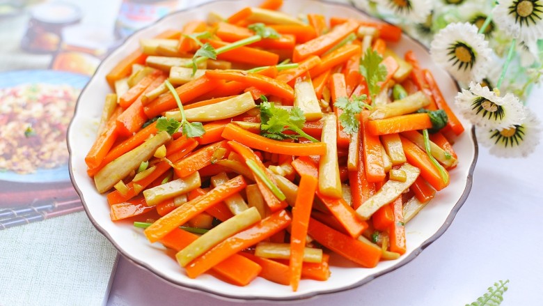 胡萝卜炒杏鲍菇