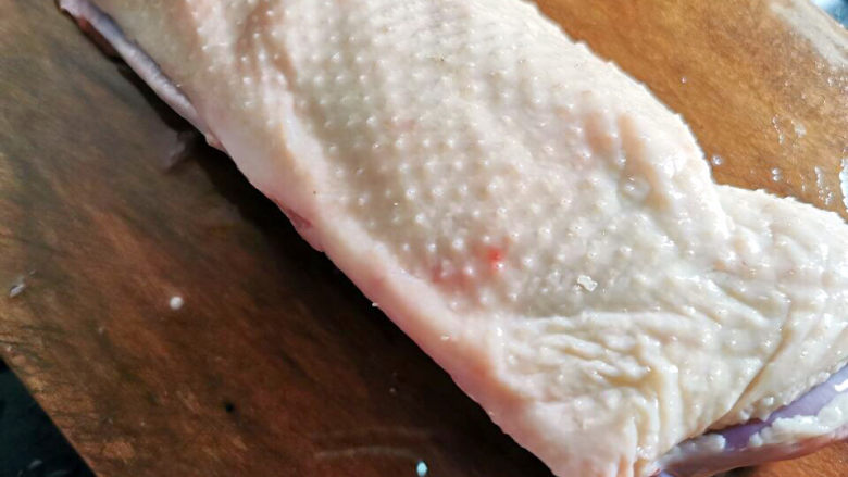 老鸭粉丝汤,鸭胸另外取出,做其他料理