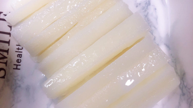 蜂蜜山药,开盖儿,山药基本已经蒸熟了。