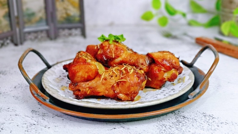 蜜汁烤鸡腿,好吃不腻,宝贝最爱。