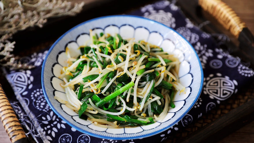 绿豆芽炒韭菜