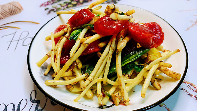 折耳根炒腊肉,折耳根炒腊肉,完成