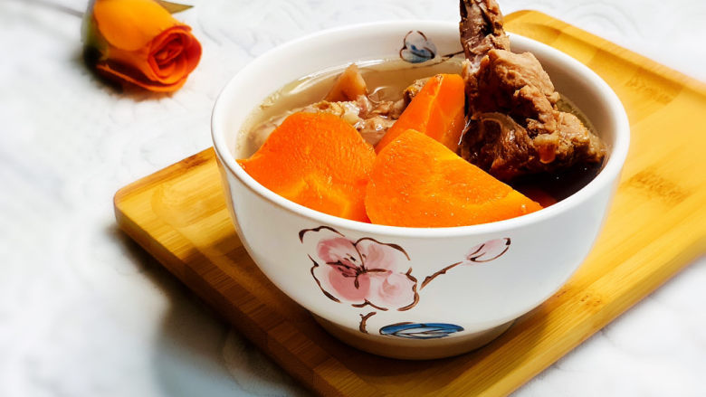 胡萝卜炖排骨,胡萝卜炖排骨,成品图