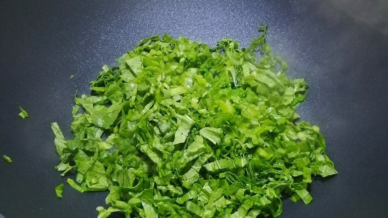 芥菜丝炒饭,加入芥菜丝，炒至断生