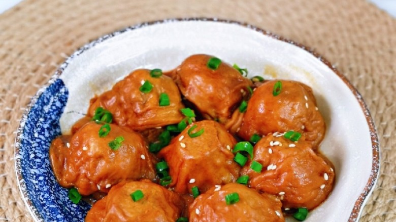 红烧油面筋,鲜嫩多汁,多备米饭呦~因为特下饭~