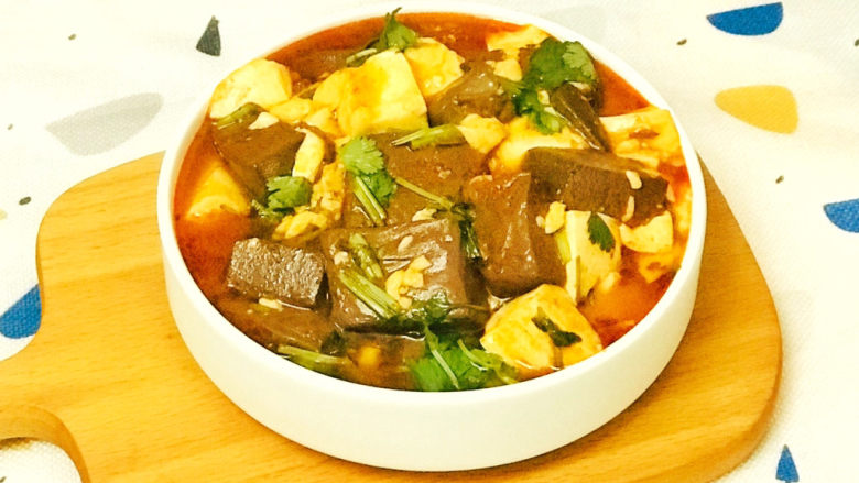 鸭血豆腐汤,口味微辣,色香味俱全啊