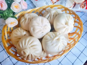 干菠菜肉包子