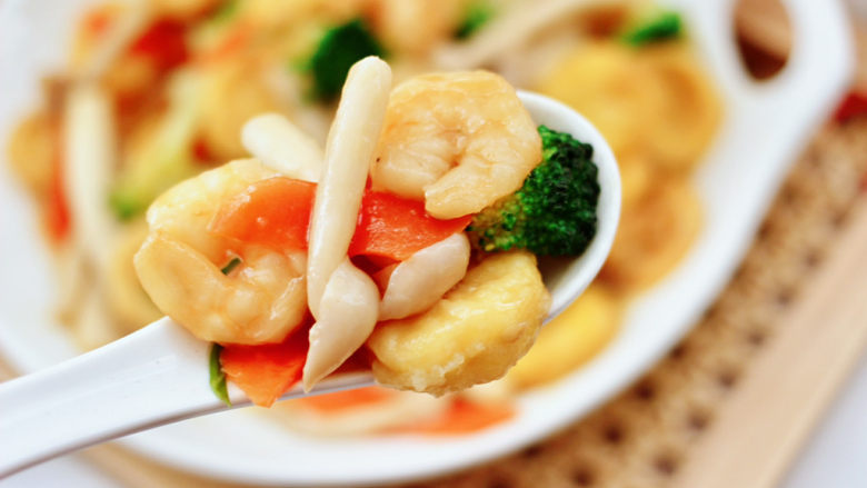 三鲜日式豆腐,好吃到停不下来,口感鲜嫩可口营养。