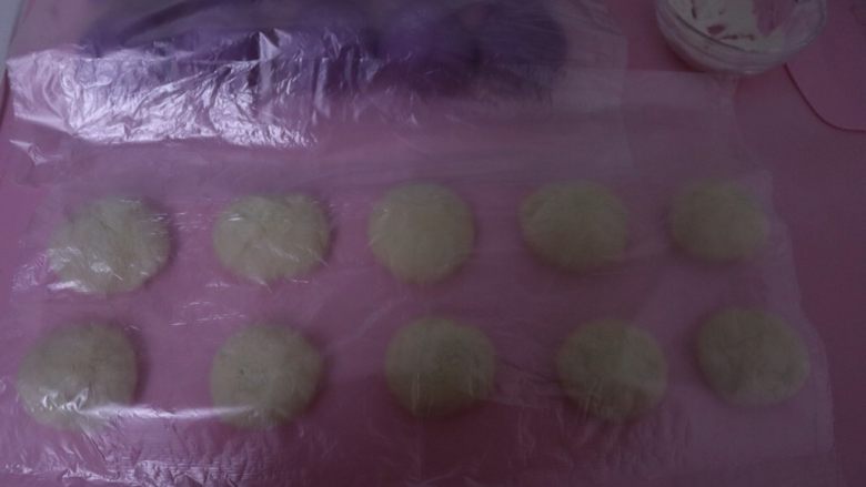 紫薯开花馒头,盖好保鲜袋^o^