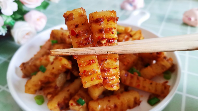 孜然土豆条,超级美味，既可以当主食，又可以当菜。