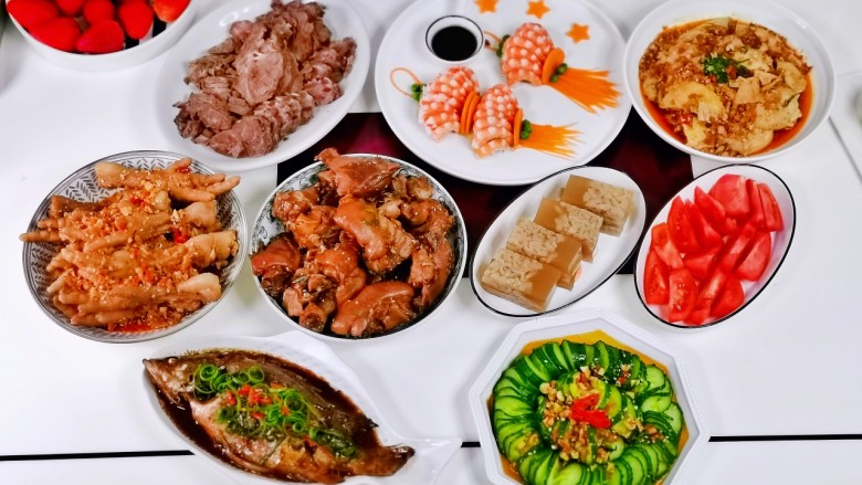 簑衣黄瓜,年夜饭,祝大家新年快乐,牛年大吉大利,牛转乾坤。
