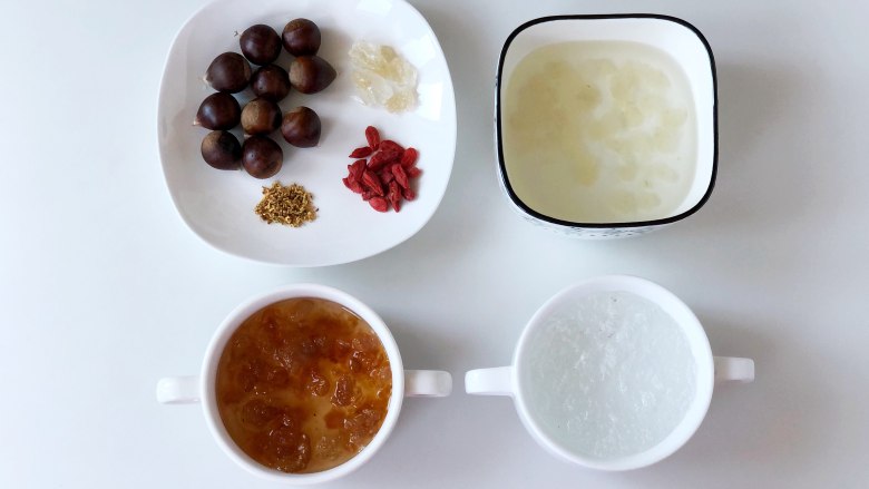 锥栗桃胶雪燕羹,软糯清甜,越喝越美哦,准备好食材,桃胶、雪燕和皂角米需要提前泡发好,大约要泡10个小时,泡至没有硬心。