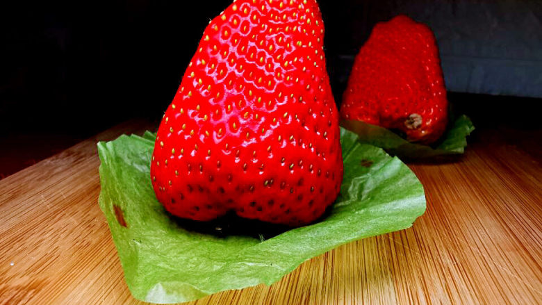 迎财神的传统美食"发糕",<a style='color:red;display:inline-block;' href='/shicai/ 592'>草莓</a>