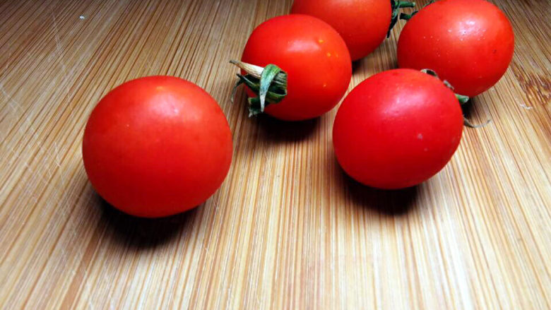 迎财神的传统美食"发糕",<a style='color:red;display:inline-block;' href='/shicai/ 125400'>小可爱</a>