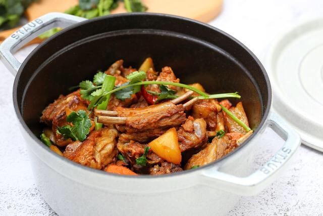 红烧羊肉,一道营养美味的红烧羊肉就做好了!