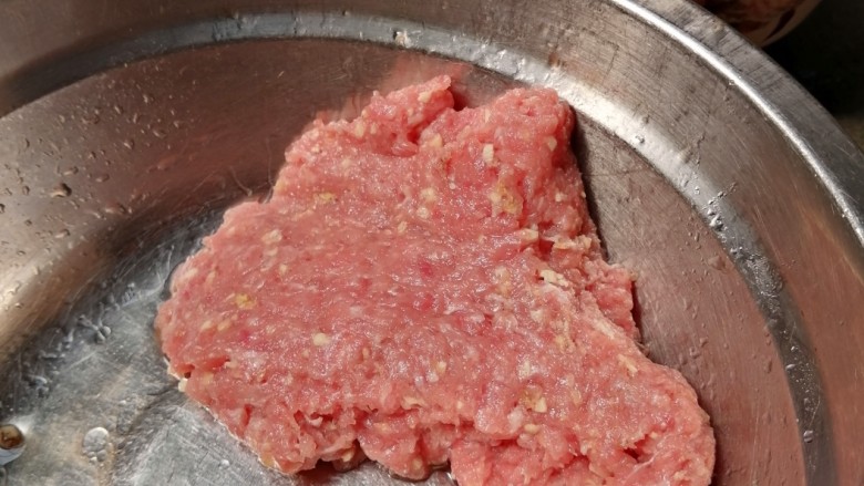 香菇蒸肉饼,剁成肉饼