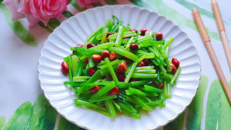 凉拌芹菜花生米,真心好吃