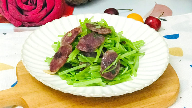 芹菜炒腊肉,鲜美可口