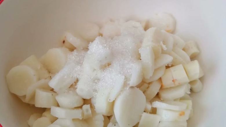 山药小饼,同样方法,山药趁热加入20克白砂糖