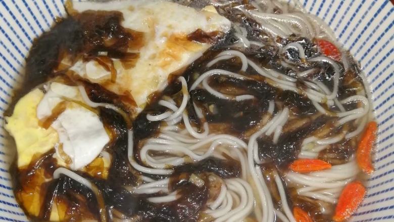 紫菜鸡蛋面,出锅
