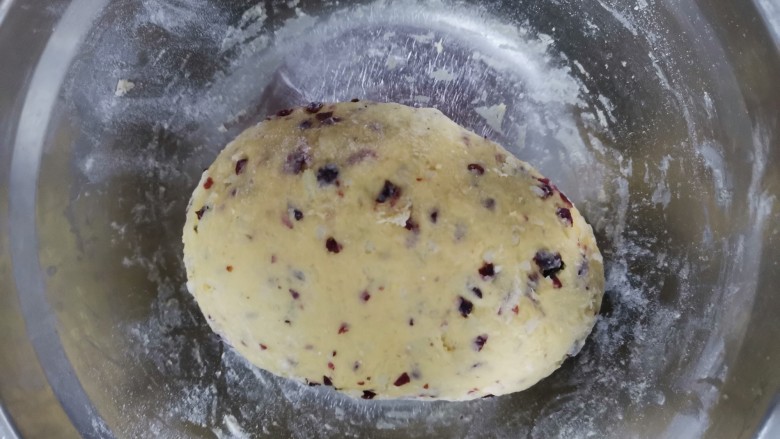 山药小饼,用手揉成光滑的面团,放在温暖的地方,自然发酵