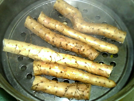 山药小饼,熟透出锅,晾凉