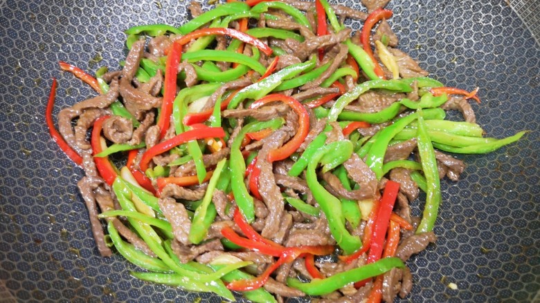 小炒黄牛肉,翻炒均匀即可!